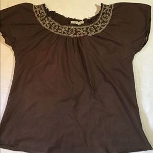 Women’s size XL cap sleeves 100% cotton top / blouse pullover decorative neck
